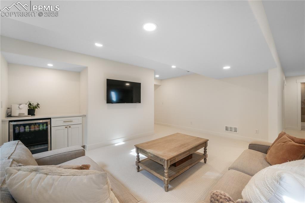 Image 39 of 50: Living Room