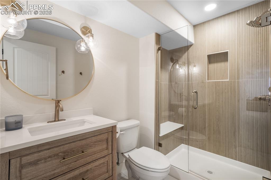 Image 45 of 50: Bathroom