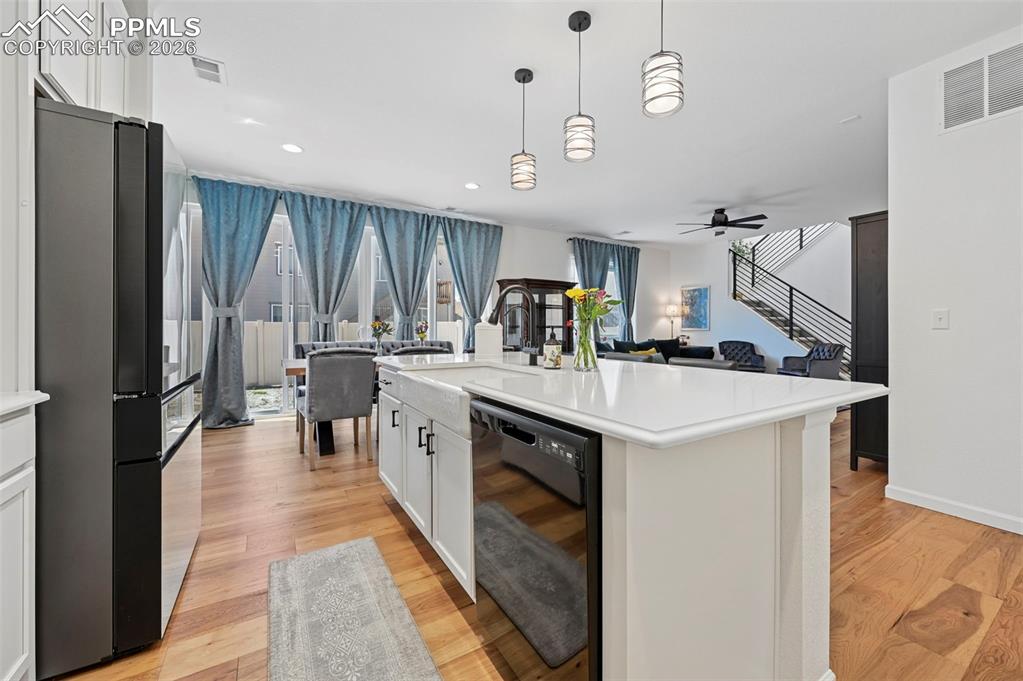 Image 8 of 37: Kitchen