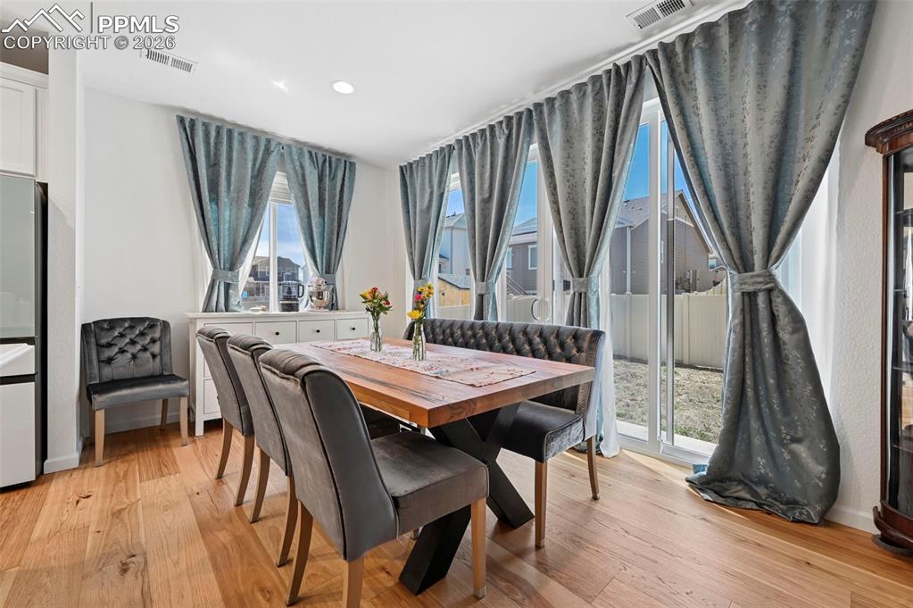 Image 9 of 37: Dining Area