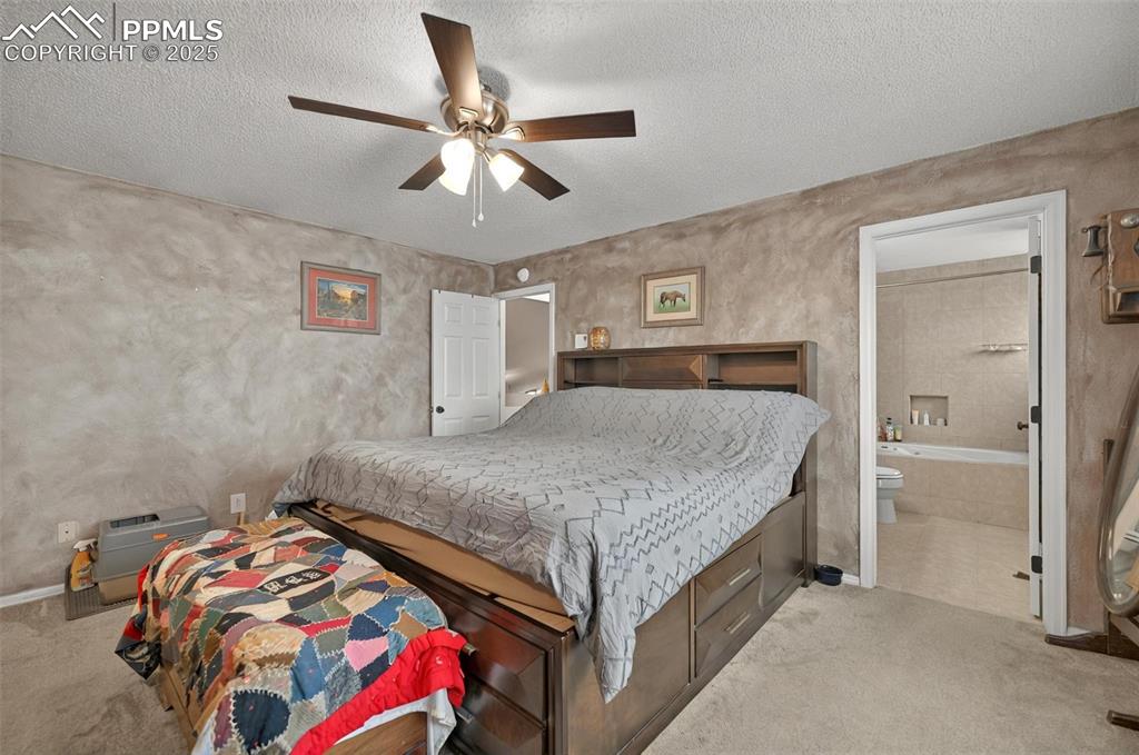 Image 12 of 22: Bedroom