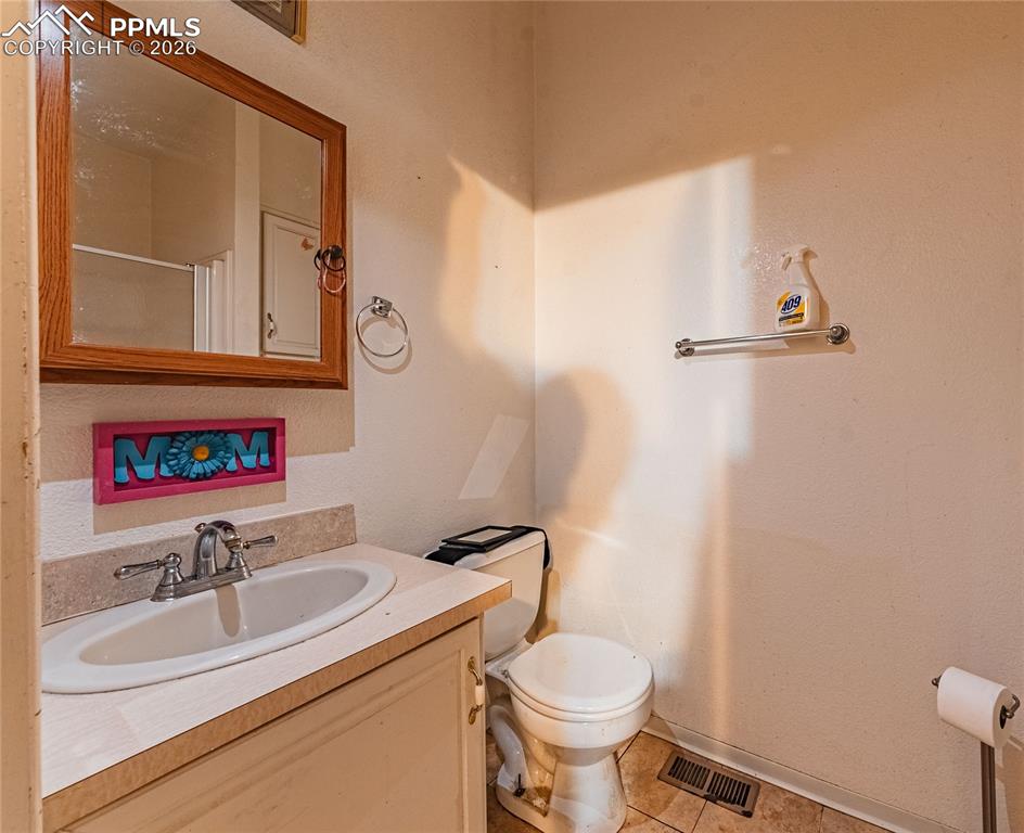 Image 18 of 35: Bathroom