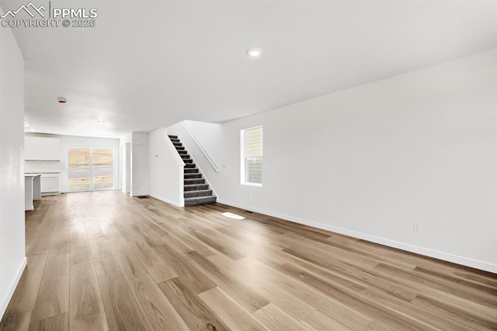 Image 2 of 11: Living Room