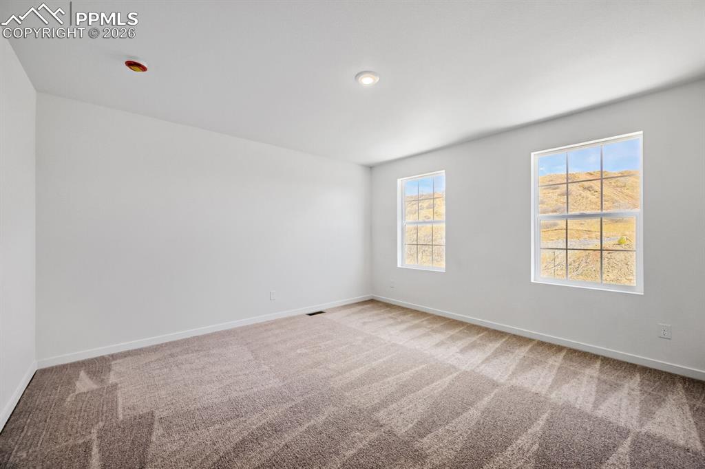Image 6 of 11: Master Bedroom