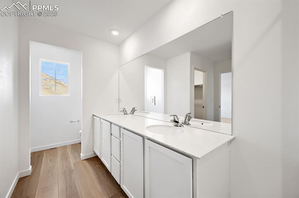 Image 7 of 11: Master Bathroom