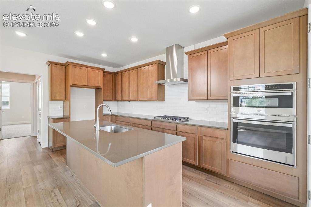 Image 11 of 48: Kitchen