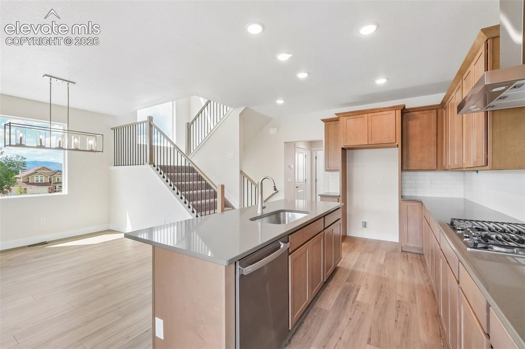 Image 12 of 48: Kitchen