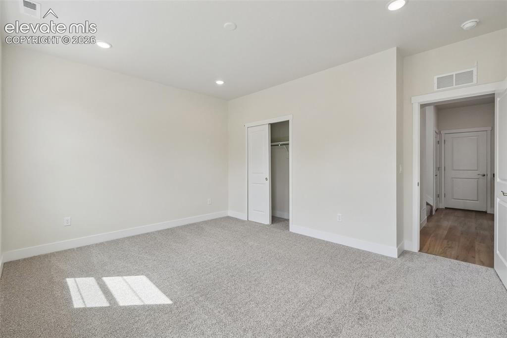 Image 16 of 48: Bedroom
