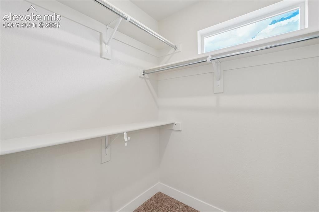 Image 35 of 48: Closet