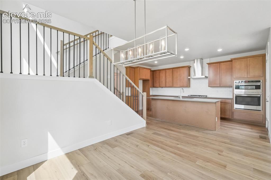 Image 8 of 48: Kitchen