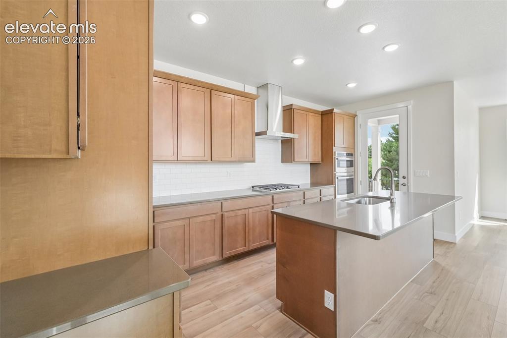 Image 9 of 48: Kitchen