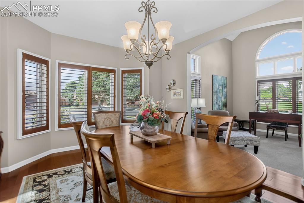Image 12 of 46: Dining Area