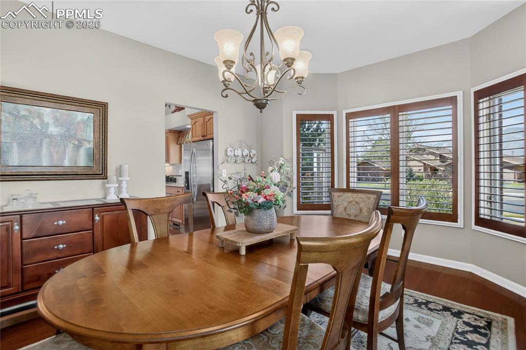 Image 13 of 46: Dining Area
