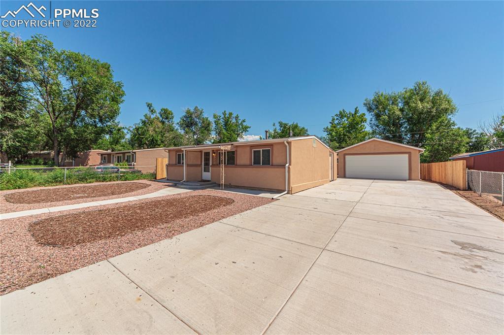 Listing 5615194, Image 1 of 22