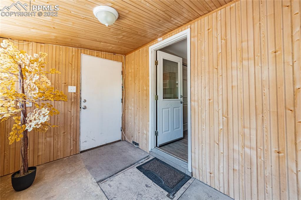 Listing 5615194, Image 9 of 22