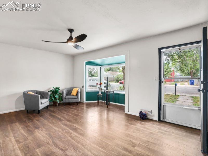 Image 3 of 28: Living Room