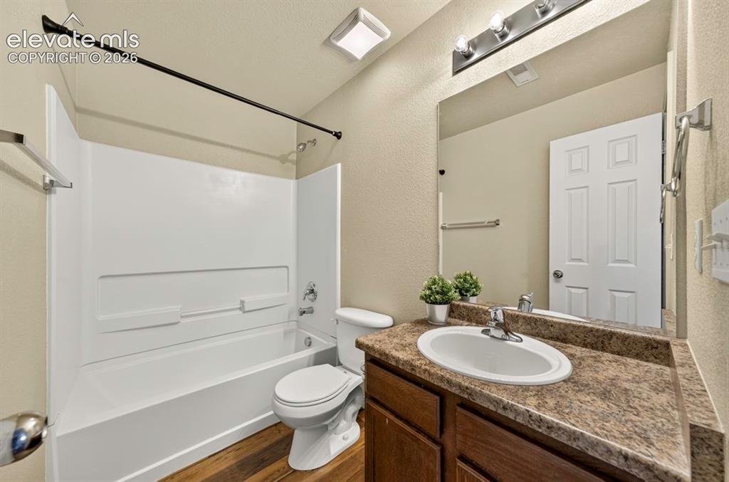 Image 22 of 36: 2nd floor full bath
