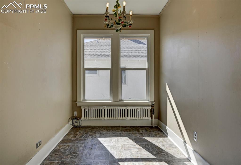 Image 19 of 50: kitchen nook