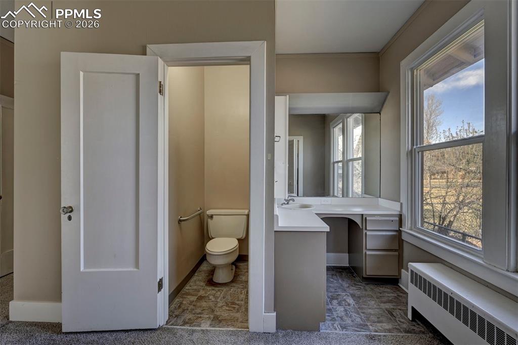 Image 29 of 50: Primary bathroom