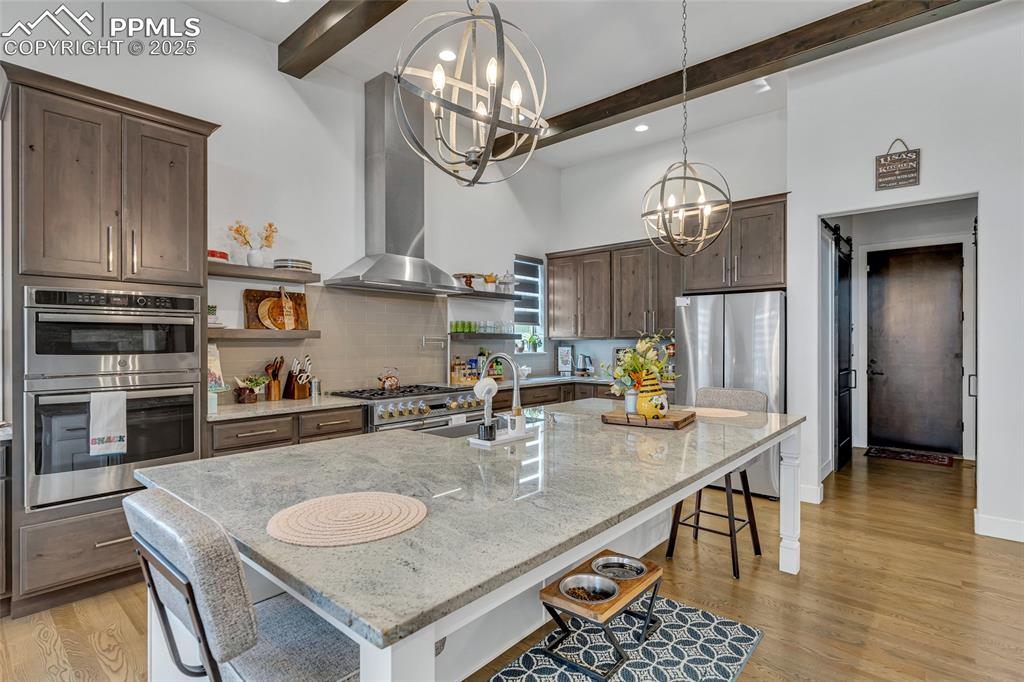 Image 11 of 50: Kitchen