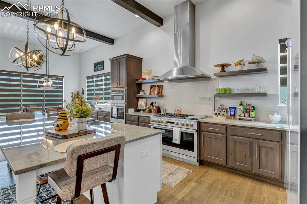 Image 12 of 50: Kitchen