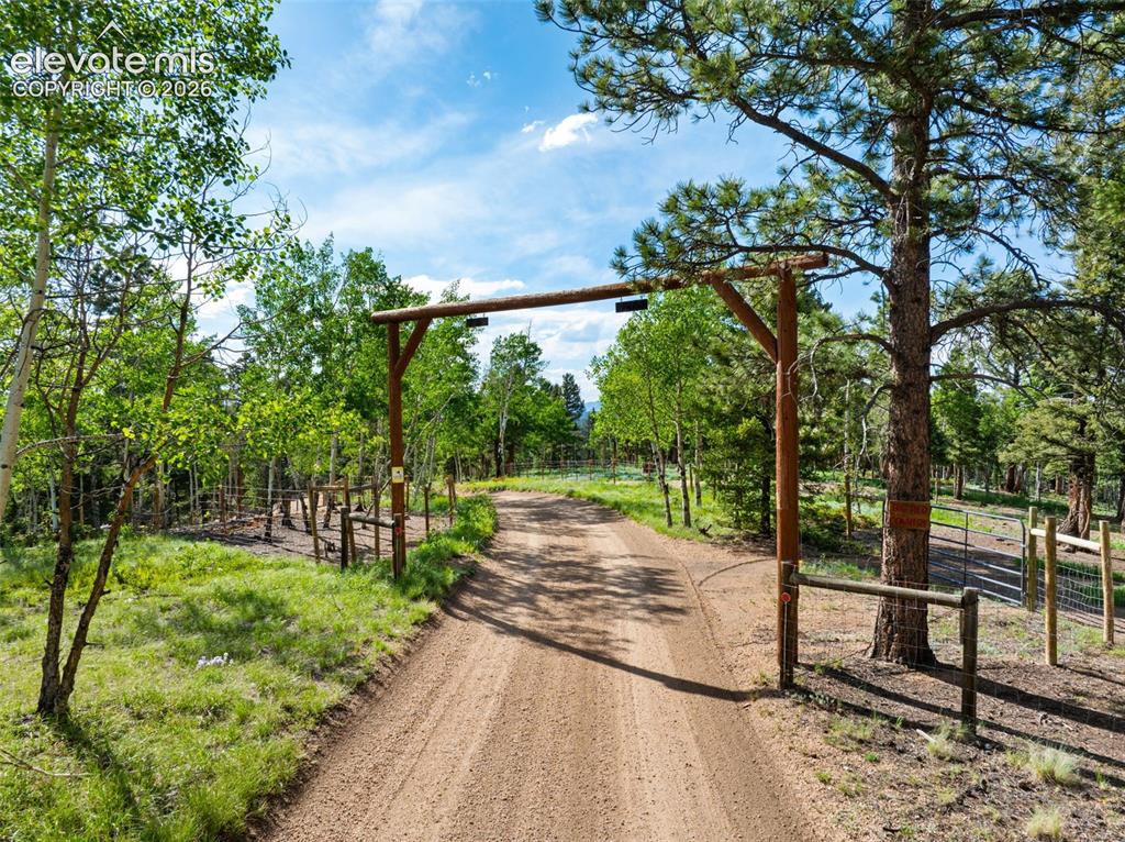 Image 23 of 39: Entrance to the property