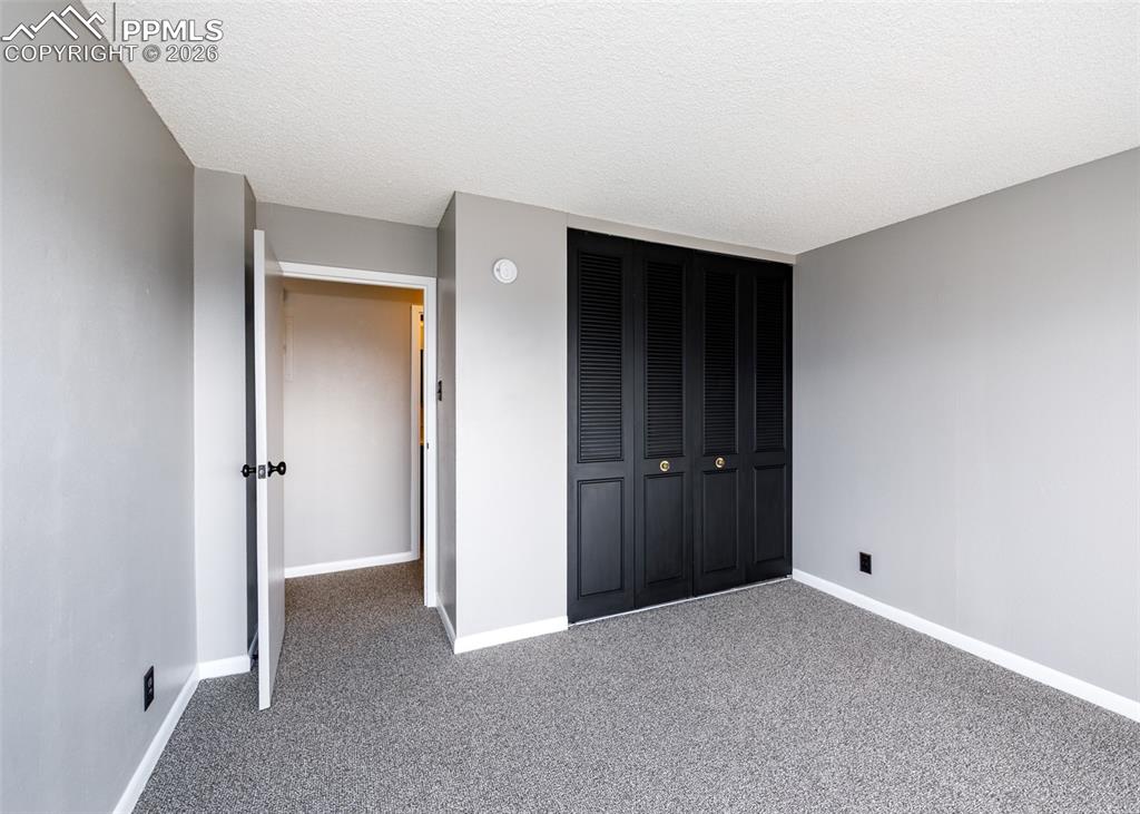 Image 14 of 31: Bedroom