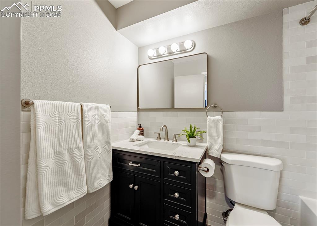 Image 15 of 31: Bathroom