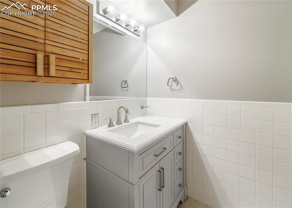 Image 20 of 31: Bathroom