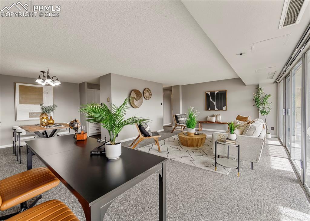 Image 6 of 31: Living Room