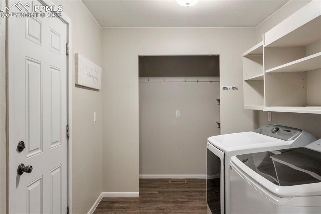 Image 12 of 26: Laundry