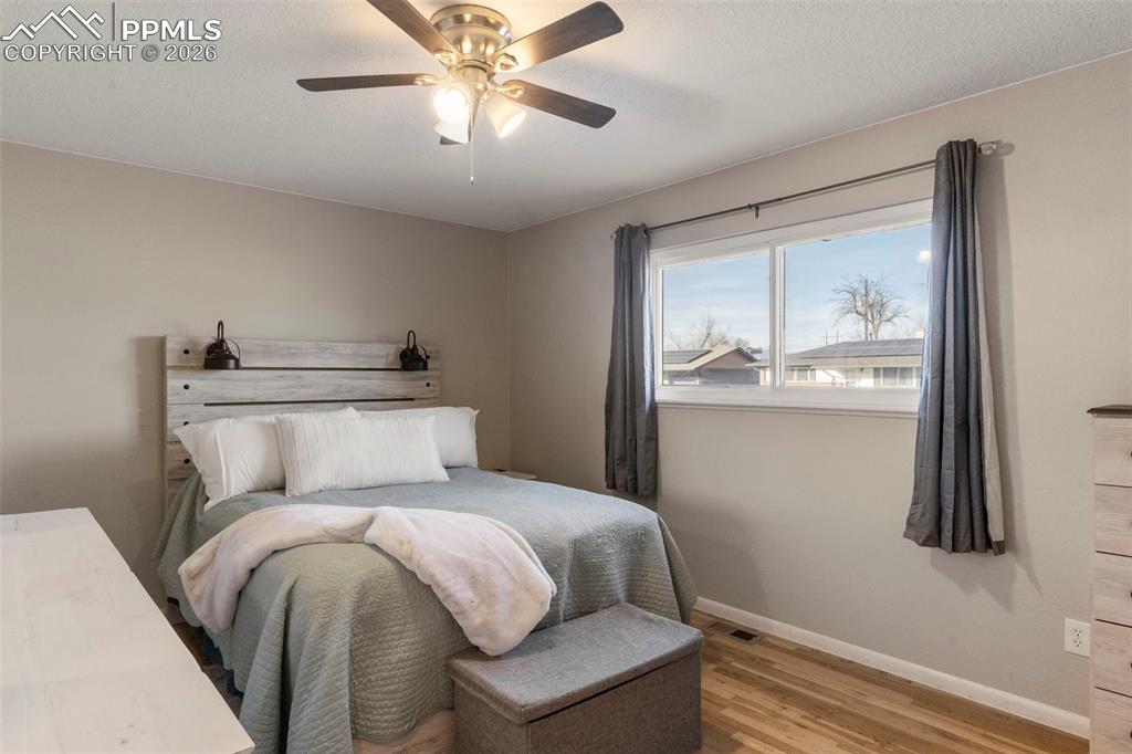 Image 13 of 26: Bedroom