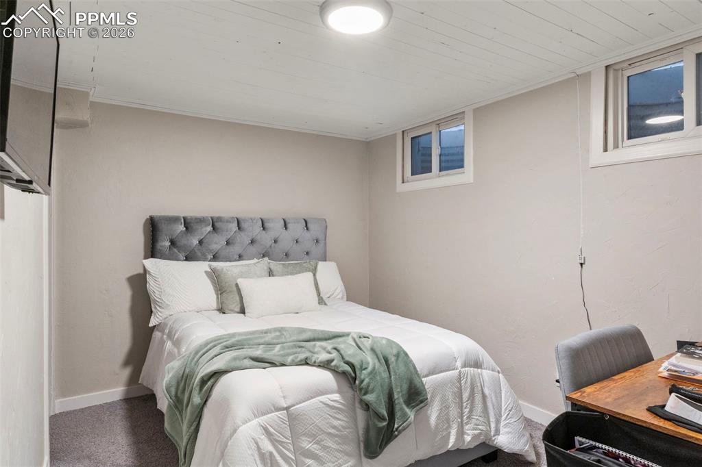 Image 20 of 26: Bedroom