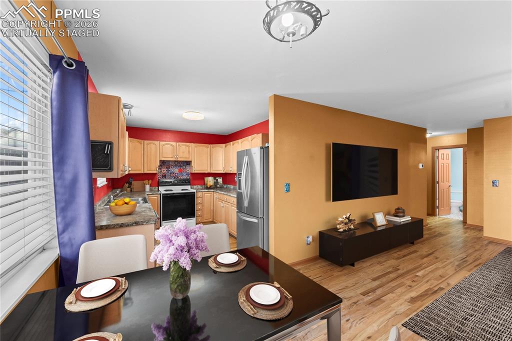 Image 23 of 37: Virtually Staged