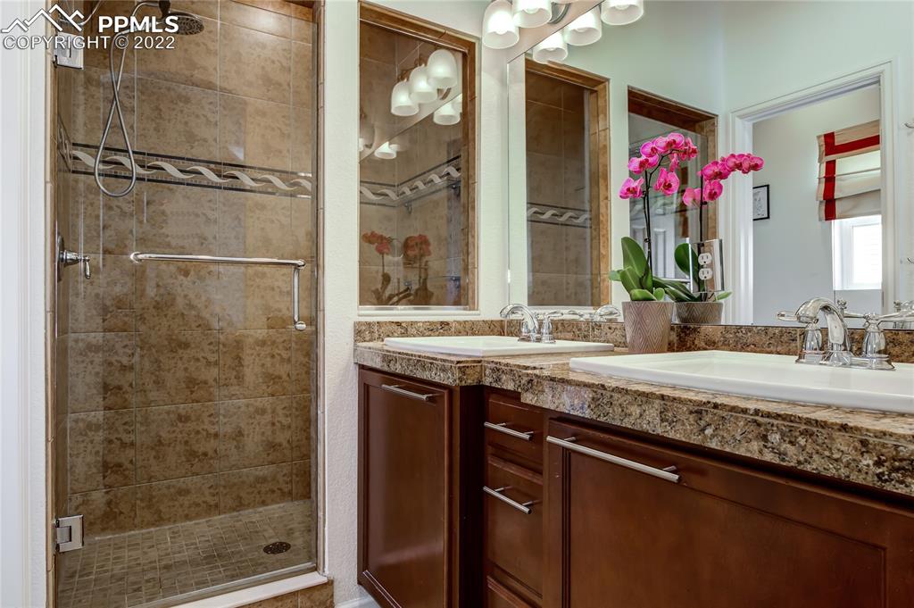 Listing 5618811, Image 15 of 27