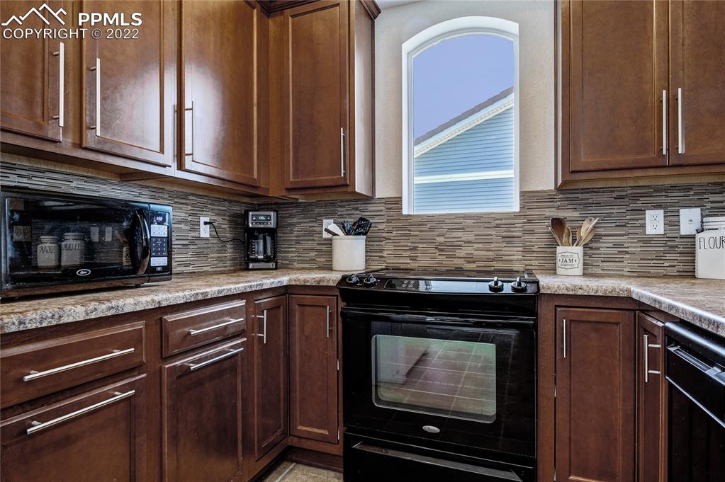 Listing 5618811, Image 8 of 27