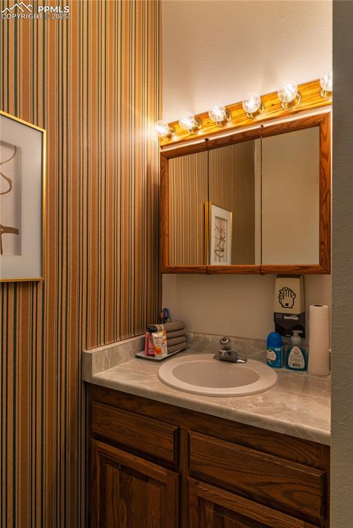 Image 25 of 31: Bathroom with vanity