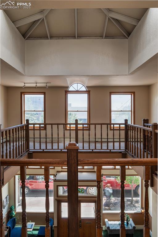 Image 4 of 31: Detailed view of beam ceiling