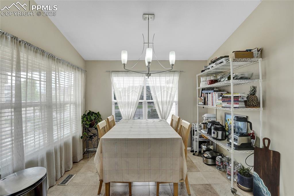 Image 10 of 43: Dining Area