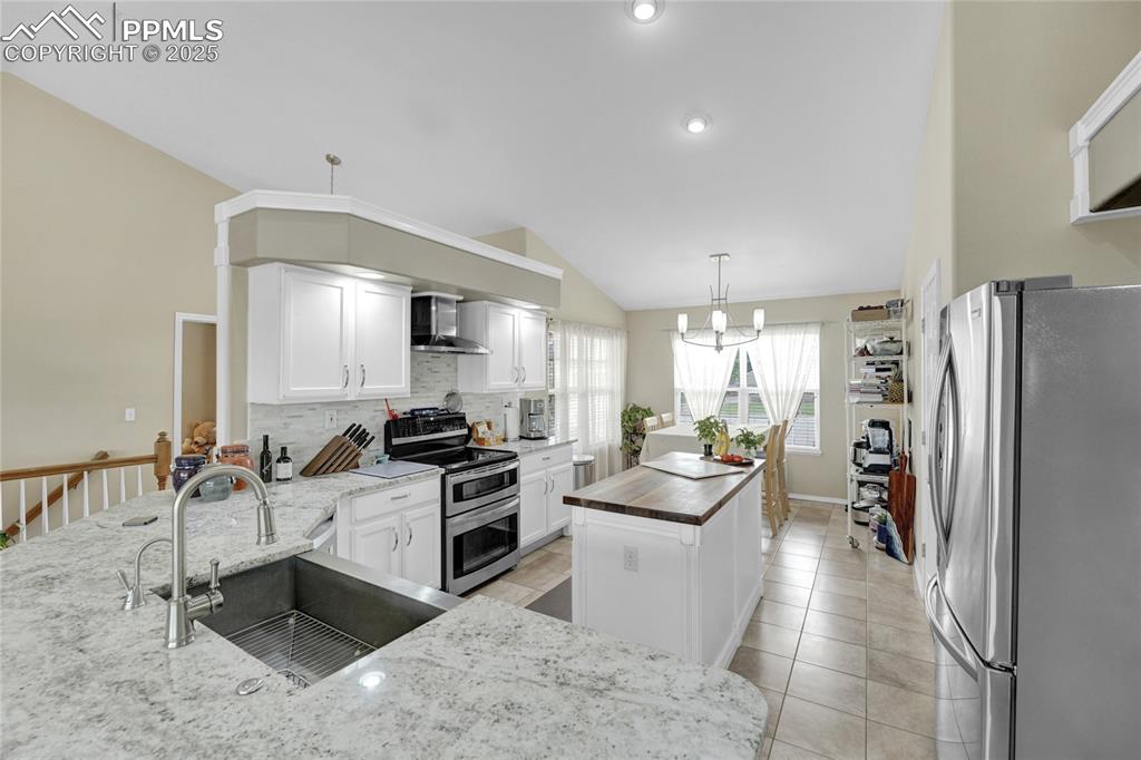 Image 8 of 43: Kitchen