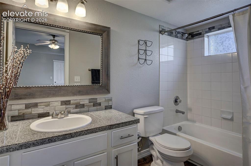 Image 20 of 40: Master Bathroom