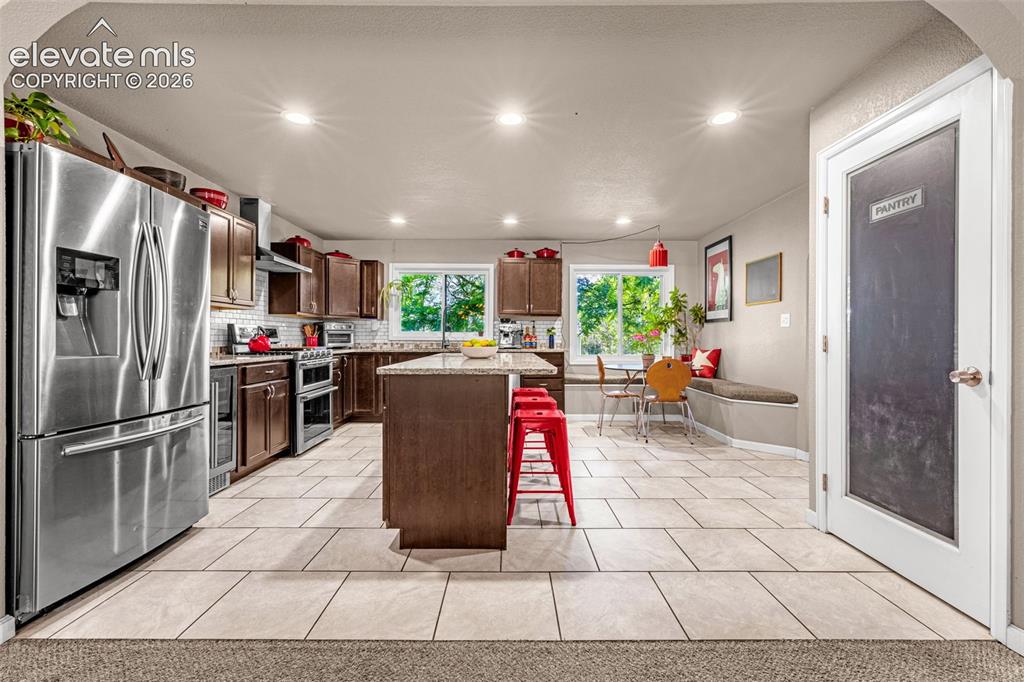 Image 7 of 46: Kitchen