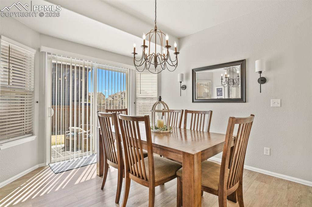 Image 11 of 40: Dining Area