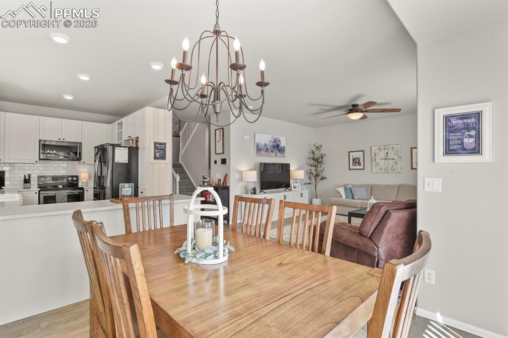 Image 12 of 40: Dining Area