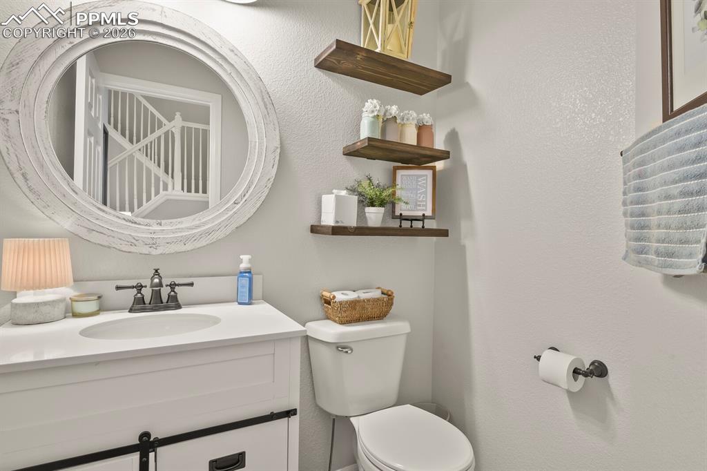 Image 17 of 40: Bathroom