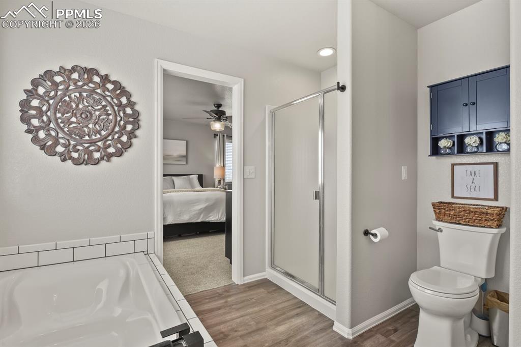 Image 19 of 40: Bathroom