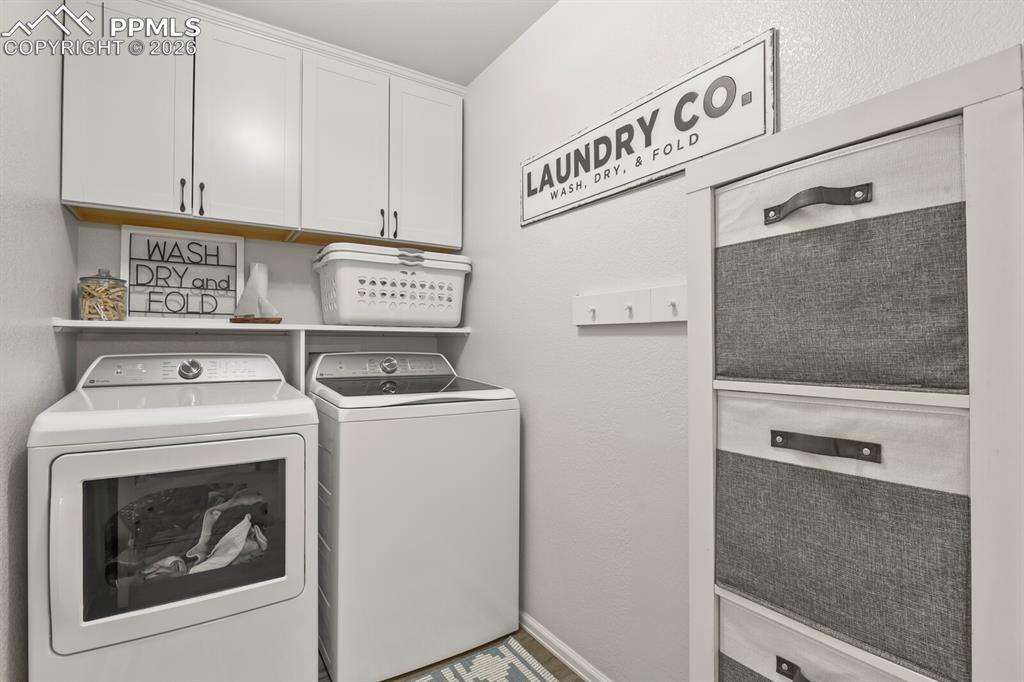 Image 35 of 40: Upper Level Laundry area