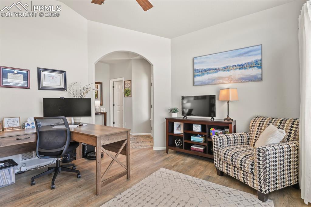 Image 5 of 40: Office