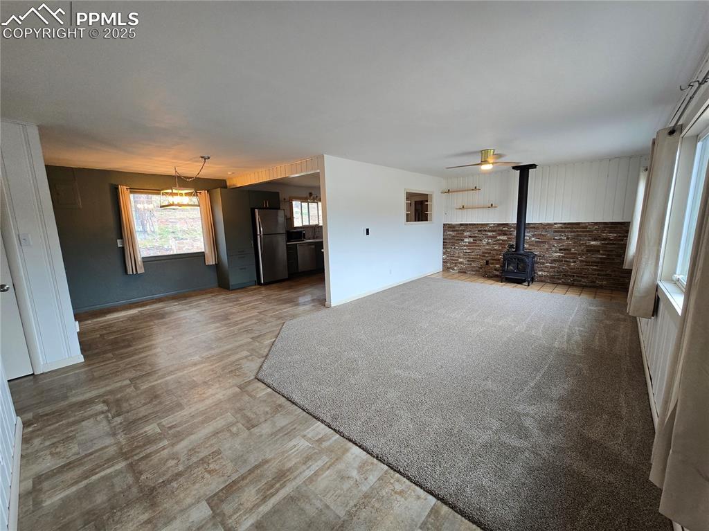 Image 6 of 30: Living Room