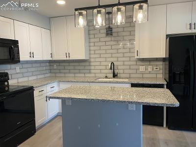 Image 2 of 28: Modern, updated Kitchen